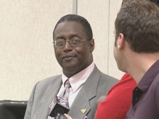 Otis Mathis, Fondler