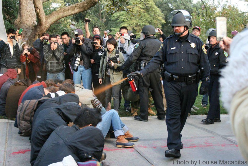 Pepper Spray Lt Pike Davis