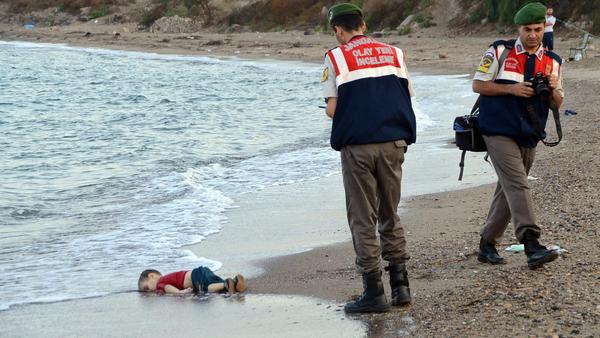 syria-drowned-toddler-20150902-001